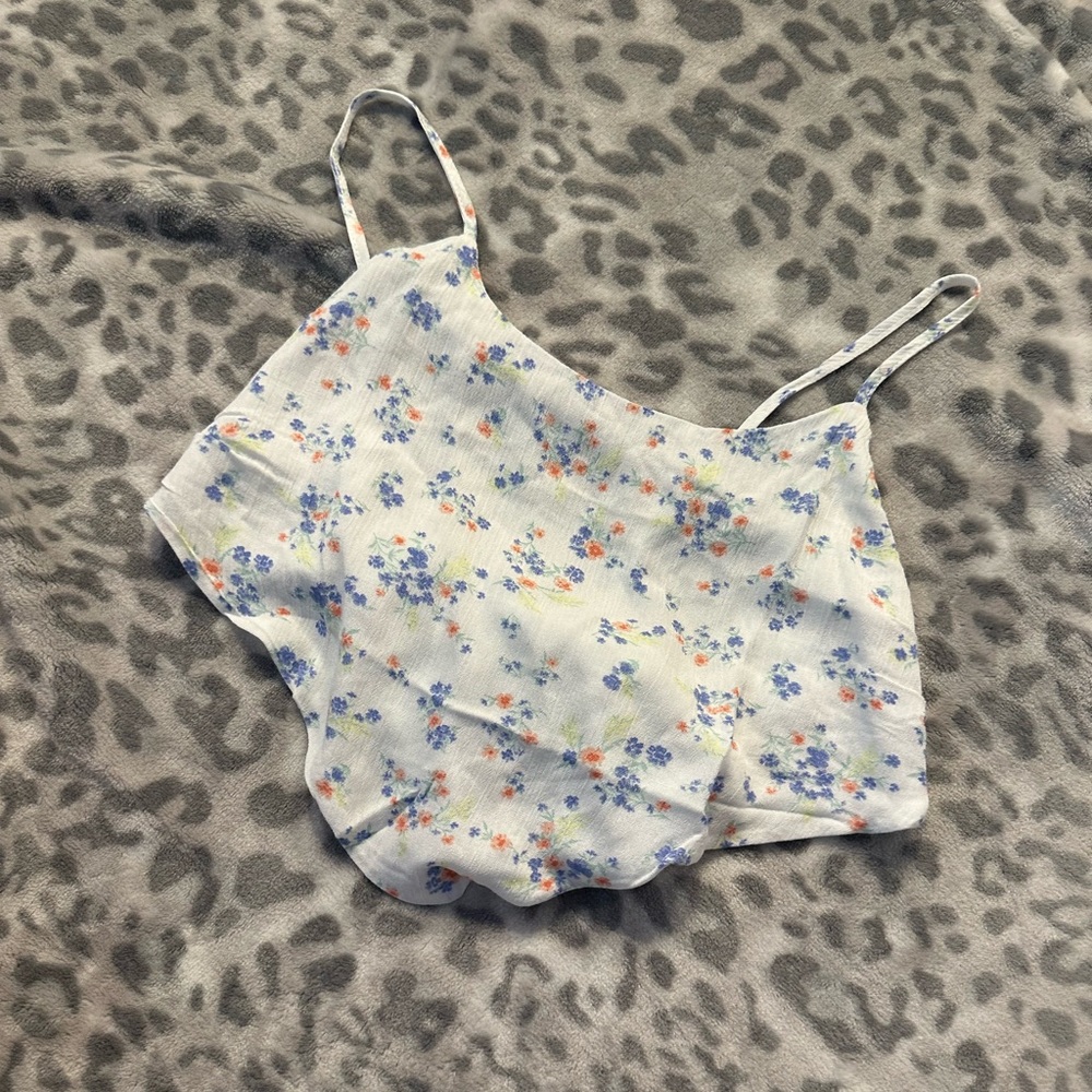 ❤️3 for $12❤️ floral crop top